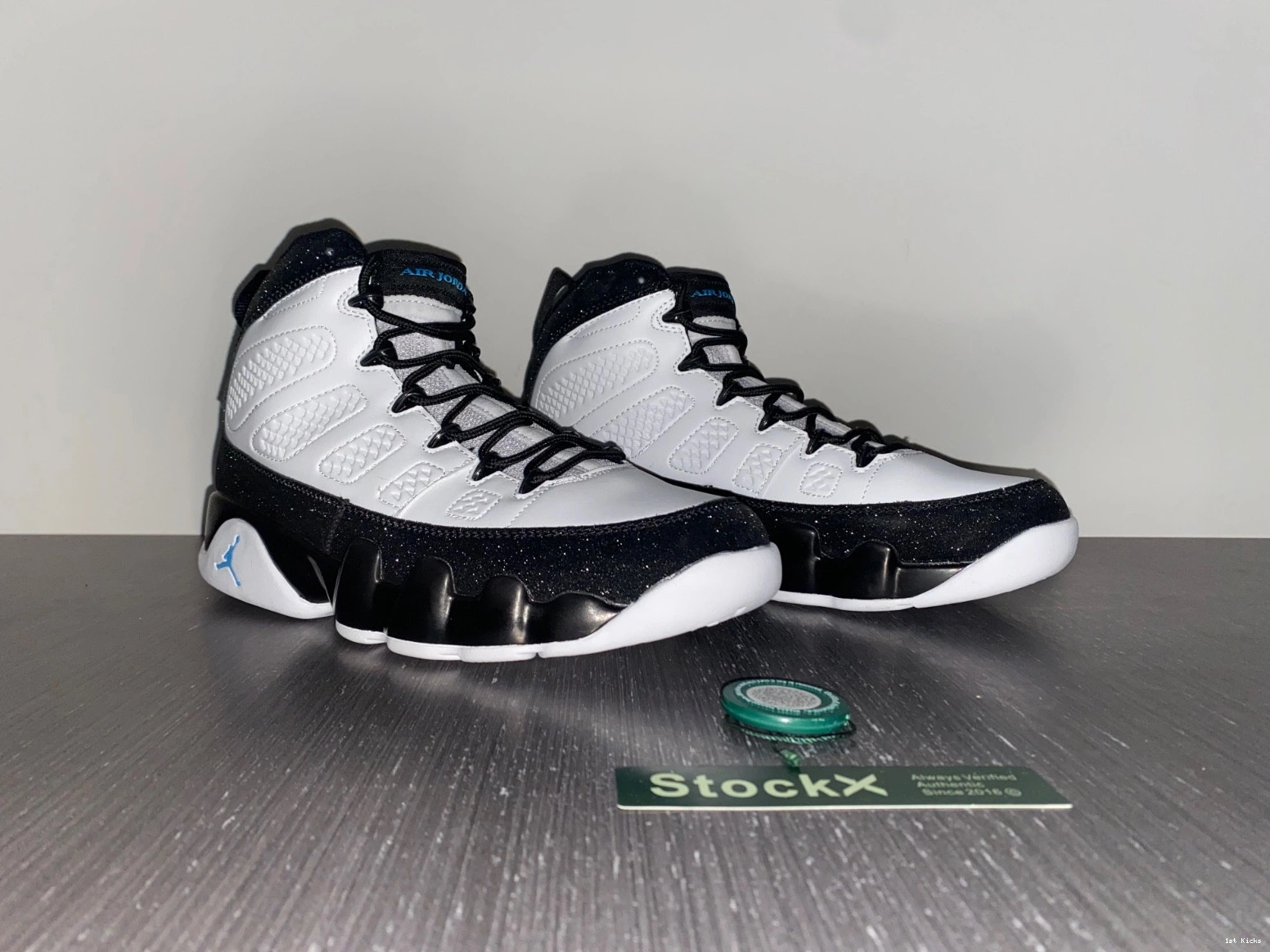 Blue University CT8019-140 Retro Jordan - 9 0912